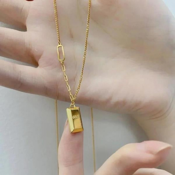 Lucky Fortune Small Gold Bar Titanium Steel Necklace for Women with Small Gold Brick PendantGold chocolate squares are a light luxury, non-fading accessory