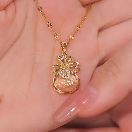 Trendy and stylish new money bag titanium steel necklace with diamond inlay, fashionable women's fortune bag clavicle chain