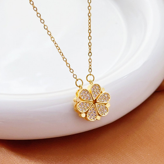 New women's necklace, a two-way wear heart-to-heart opening and closing four-leaf flower necklace, fashionable heart-shaped foldable collarbone chain
